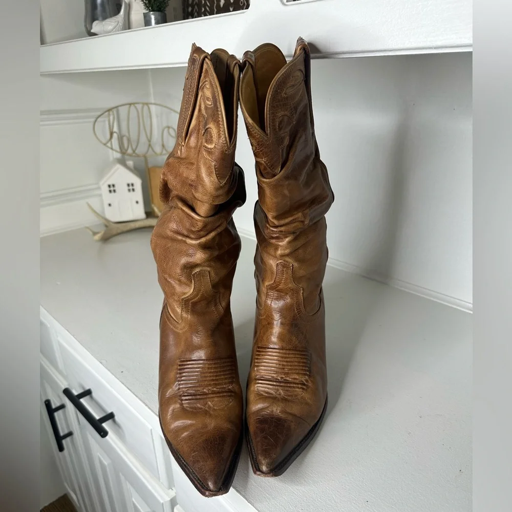 Charlie 1 Horse Women’s 9.5B Tan Leather Slouchy Western Boots Boho Trend - Picture 2 of 10
